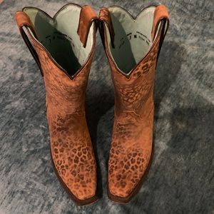 Corral leopard print cowgirl boots 💜